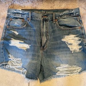 American Eagle 90’s boyfriend shorts